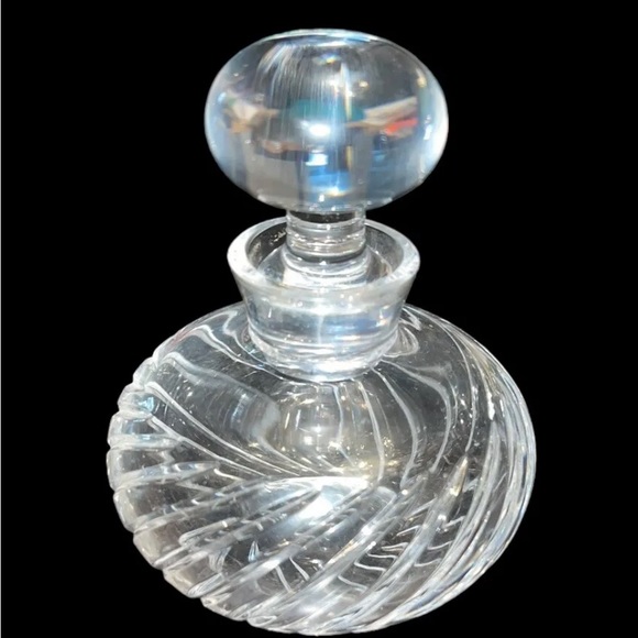 Vintage ~ Victorian Swirl Cut Crystal Perfume Bottle with Stopper 5.5” - Picture 3 of 5